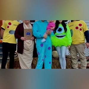 Mike wazowski sweatshirt size large